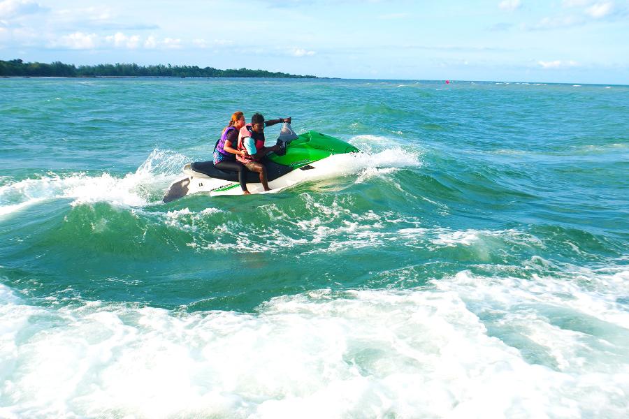 Lotus Desaru Beach Resort & Spa — Sea Sports photo 1